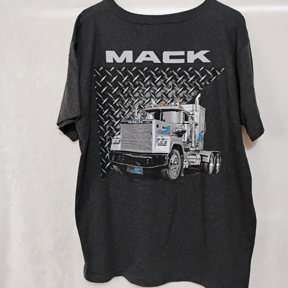 Mack Trucks Graphic T Shirt Mens XL Charcoal Gray Semi Truck Bulldog Logo Tee